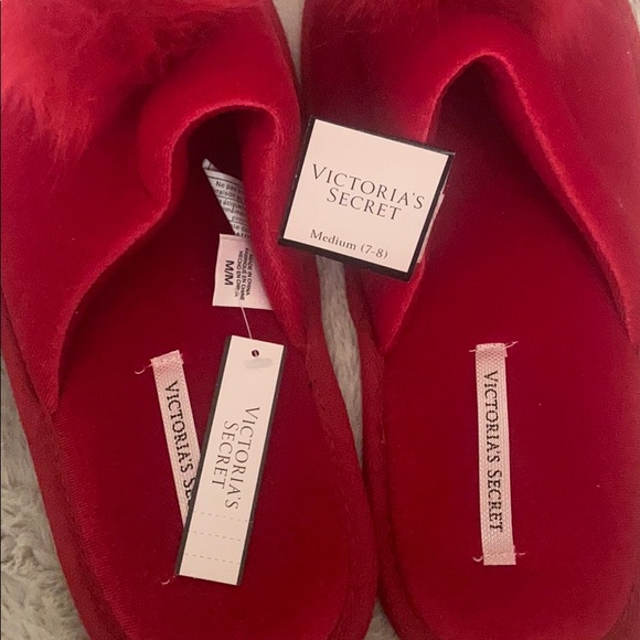 NWT Victoria’s Secret red slippers fits size 7-8 - Picture 4 of 5